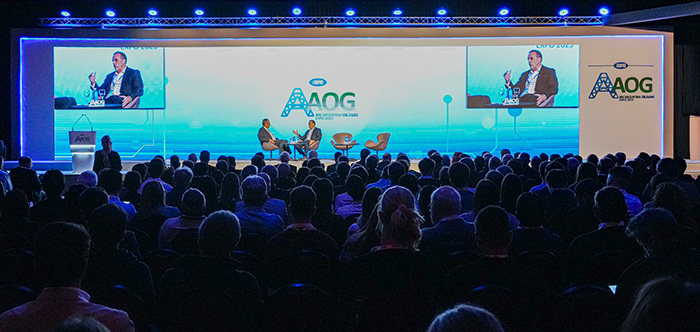 Foto de una conferencia en AOG Expo